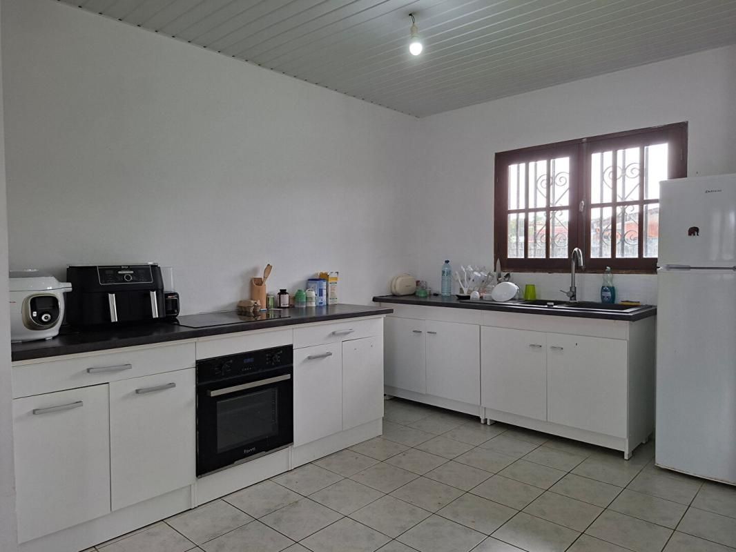 MATOURY Matoury 4 pièce(s) 99 m2 + terrasse et abri voiture 1