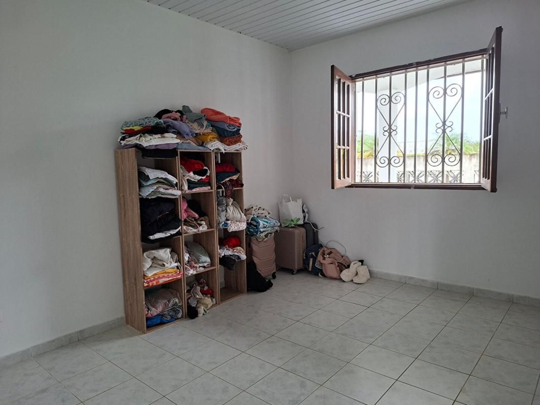 MATOURY Matoury 4 pièce(s) 99 m2 + terrasse et abri voiture 4