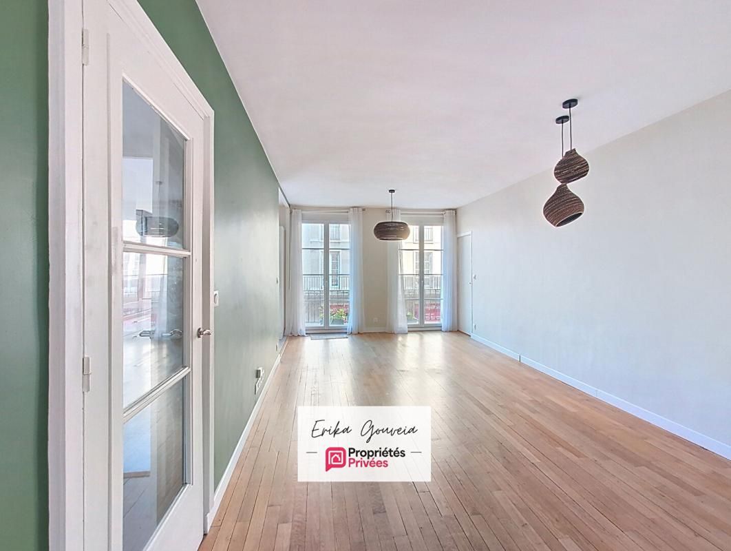 LE HAVRE PERRET 5 PIECES RÉNOVÉ 100m² - VUE HÔTEL DE VILLE - DOUBLE BALCON - STATIONNEMENT 2