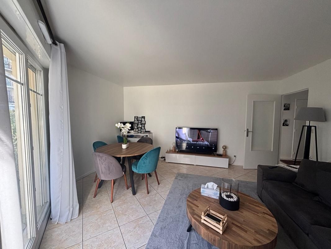BONDY EXCLUSIVITÉ - APPARTEMENT "COUP DE COEUR" AVEC TERRASSE DE 30 m² 3