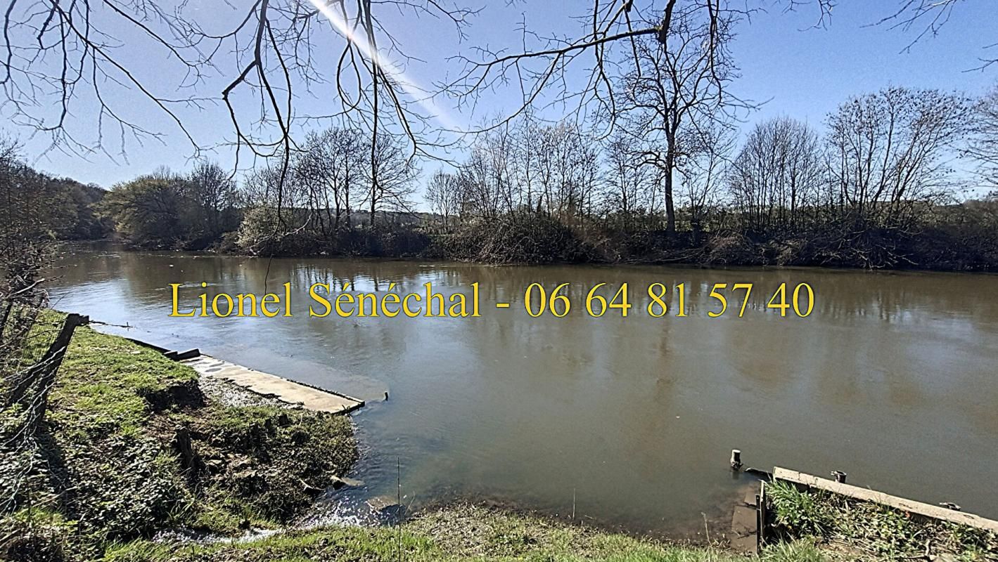 NEUVILLE-SUR-SARTHE Terrain de loisirs de plus de 600 m2 au bord de la rivière à Neuville - sur - Sarthe 2