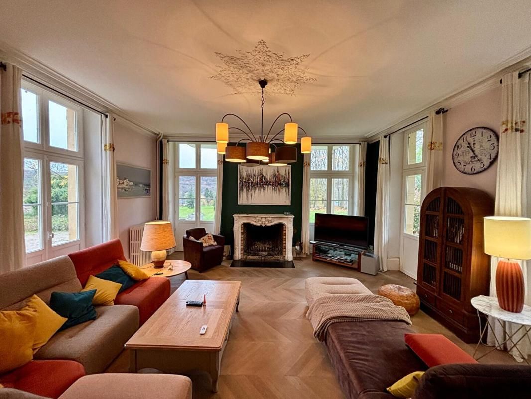SICHAMPS Manoir d'Exception à Sichamps - Charme, Élégance et Parc Arboré de 28 295 m² 4