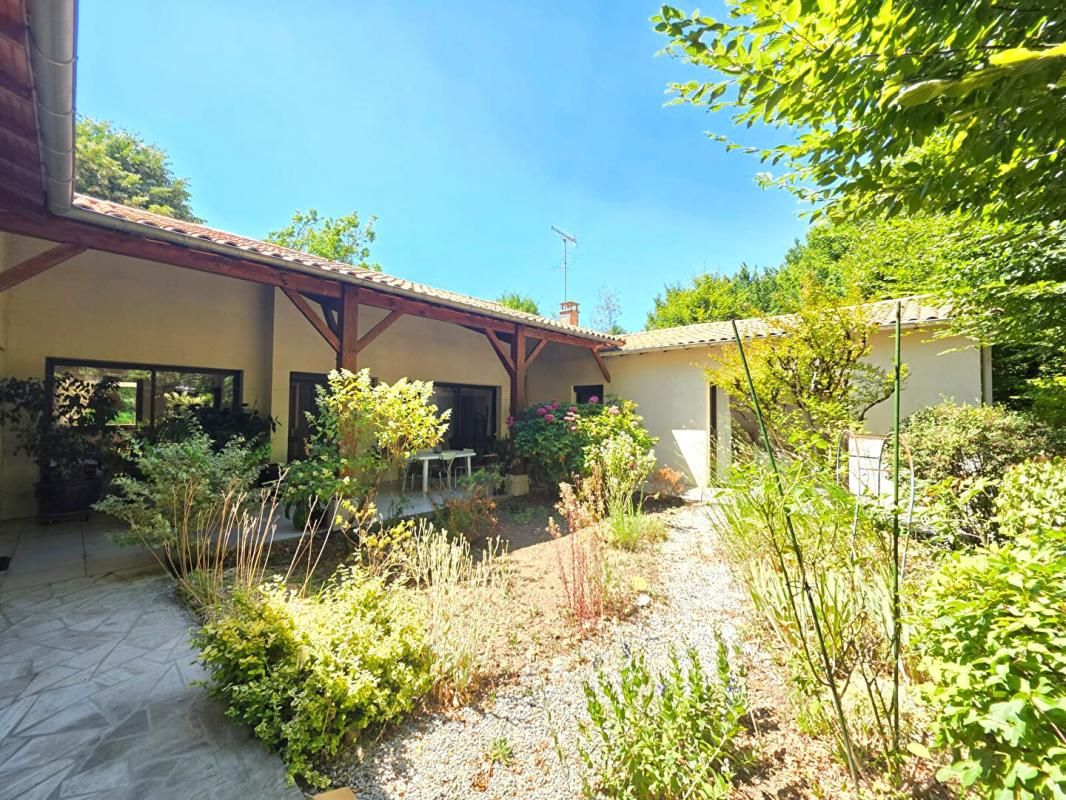 TRELISSAC Maison Trelissac 5 pièce(s) 153 m2 3