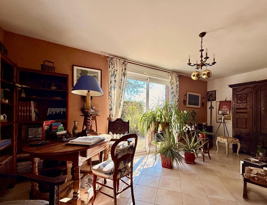 MAMERS Ancienne ferme rénovée à proximité de Mamers 10 pièce(s) 230 m2 4