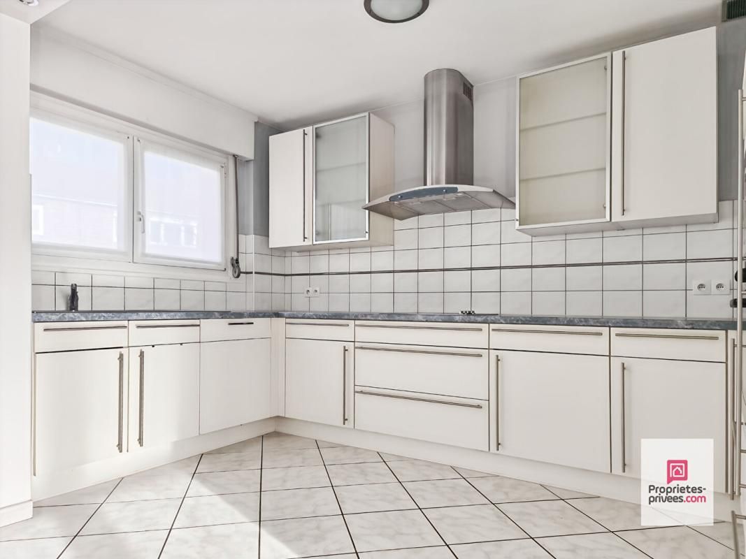 WATTRELOS WATTRELOS- Secteur Parc du Lion- Maison bel étage avec 3 chambres, garage et extérieur 3