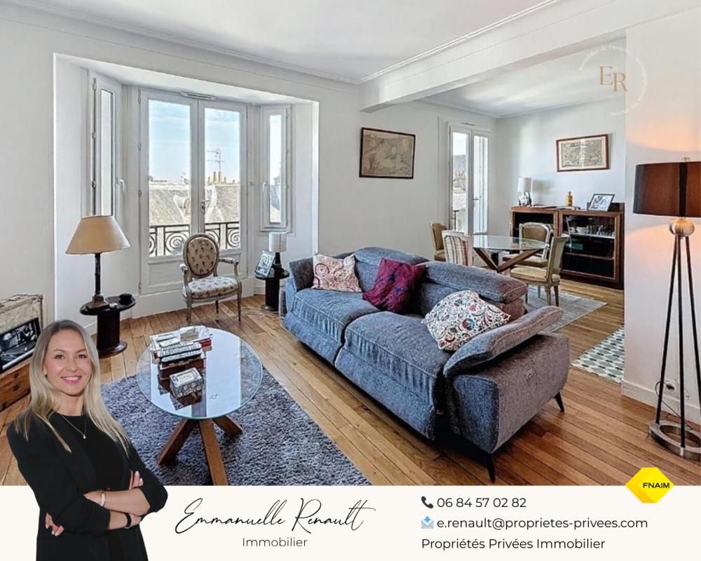 Vue panoramique pour cet appartement de charme T3, sur les toits et la cathédrale de Vannes. Hyper centre ville