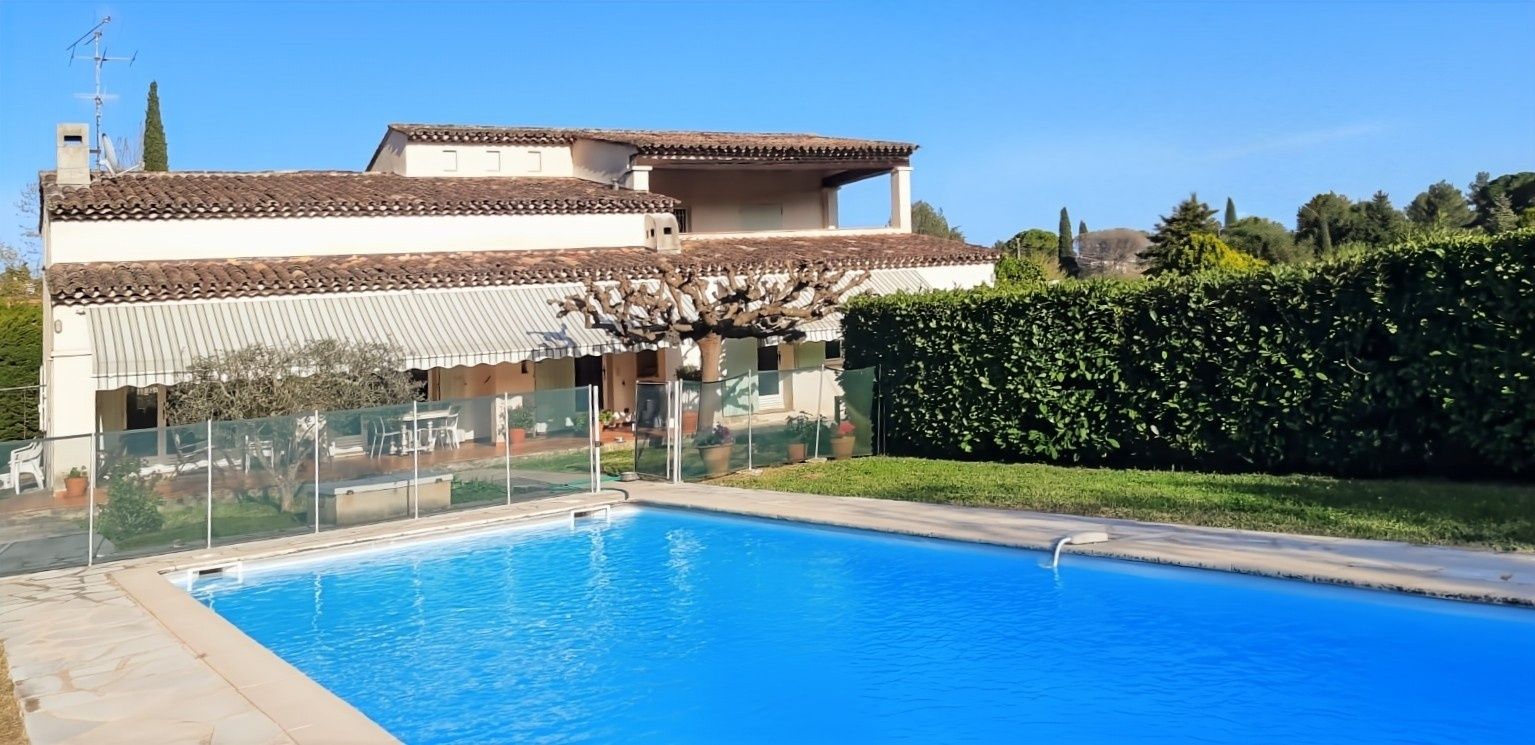 PEYMEINADE Peymeinade centre ; Superbe villa de 227m² quartier résidentiel 1