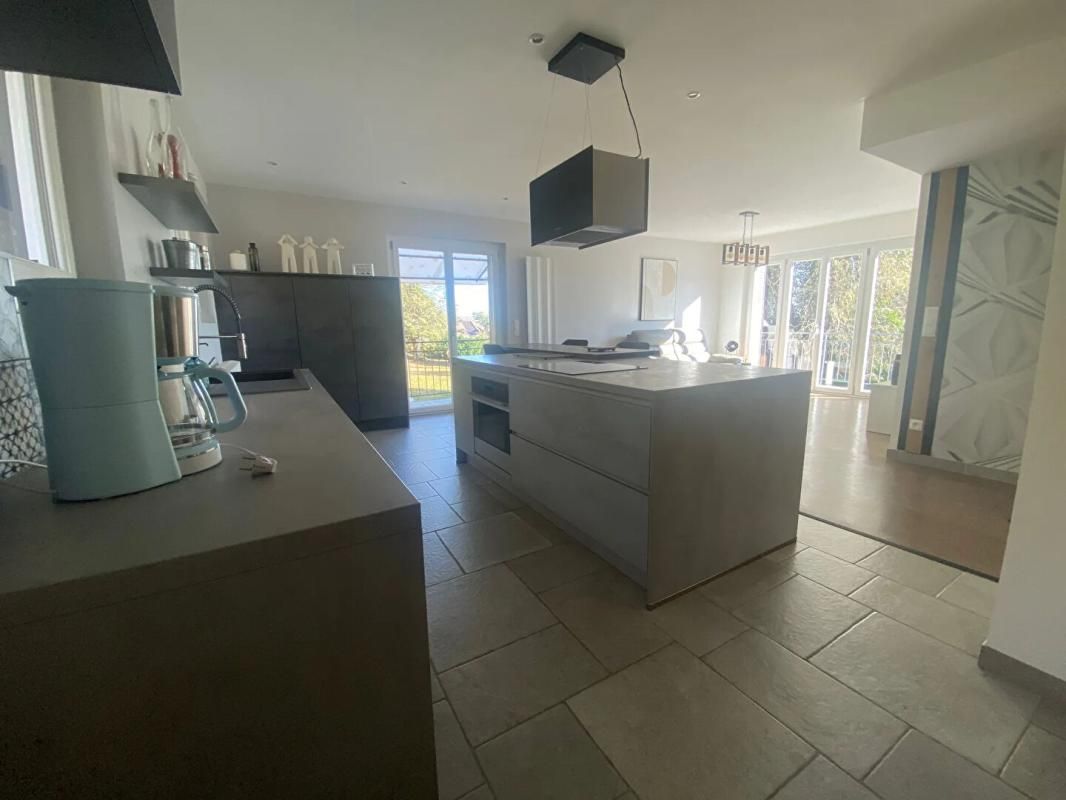 CHAMEYRAT Maison de 5 pièces de 118 m² située à Chameyrat 4