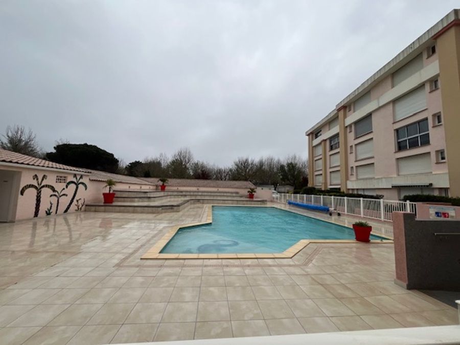 AGELES-PLAGE Magnifique Appartement à deux pas de la plage sur Argeles Plage 2 pièces de 34.09 m2 carrez dans résidence avec piscine 2