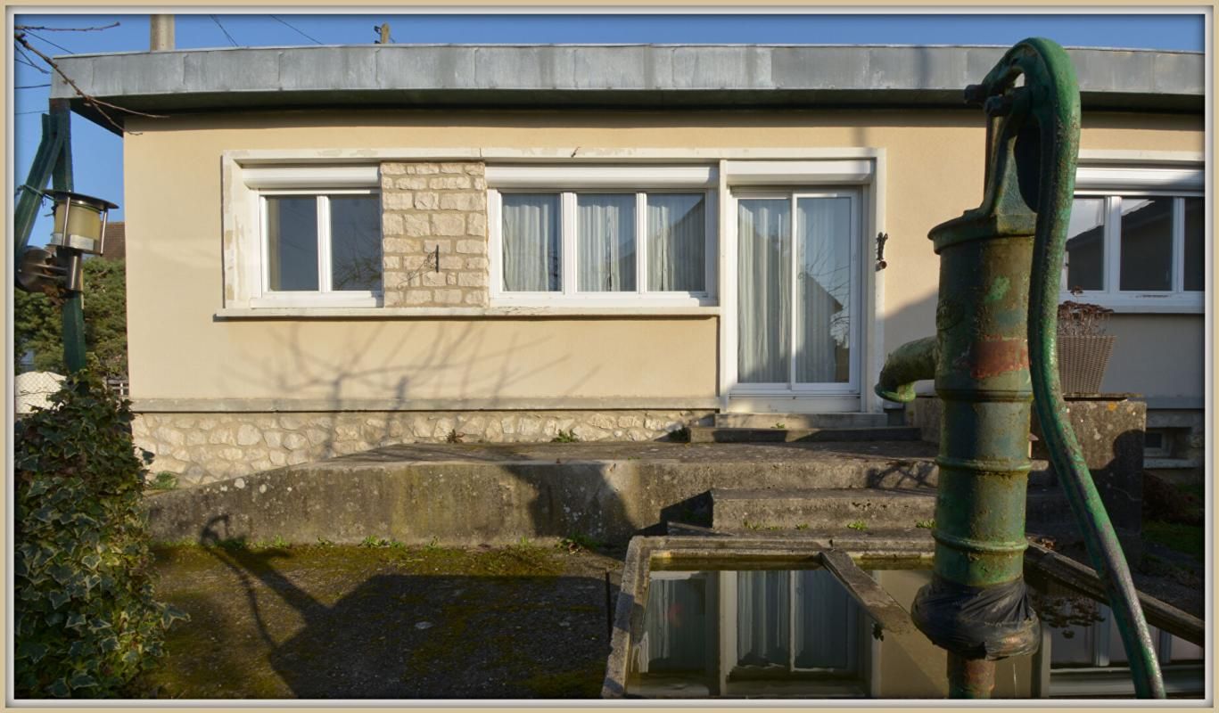 À VENDRE  Maison de plain-pied 73 m² avec garage et jardin