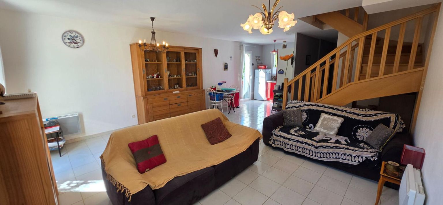 LES TOURRETTES Maison avec jardin et garage 3