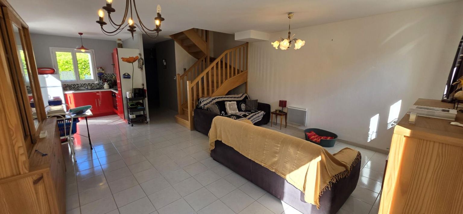 LES TOURRETTES Maison avec jardin et garage 4