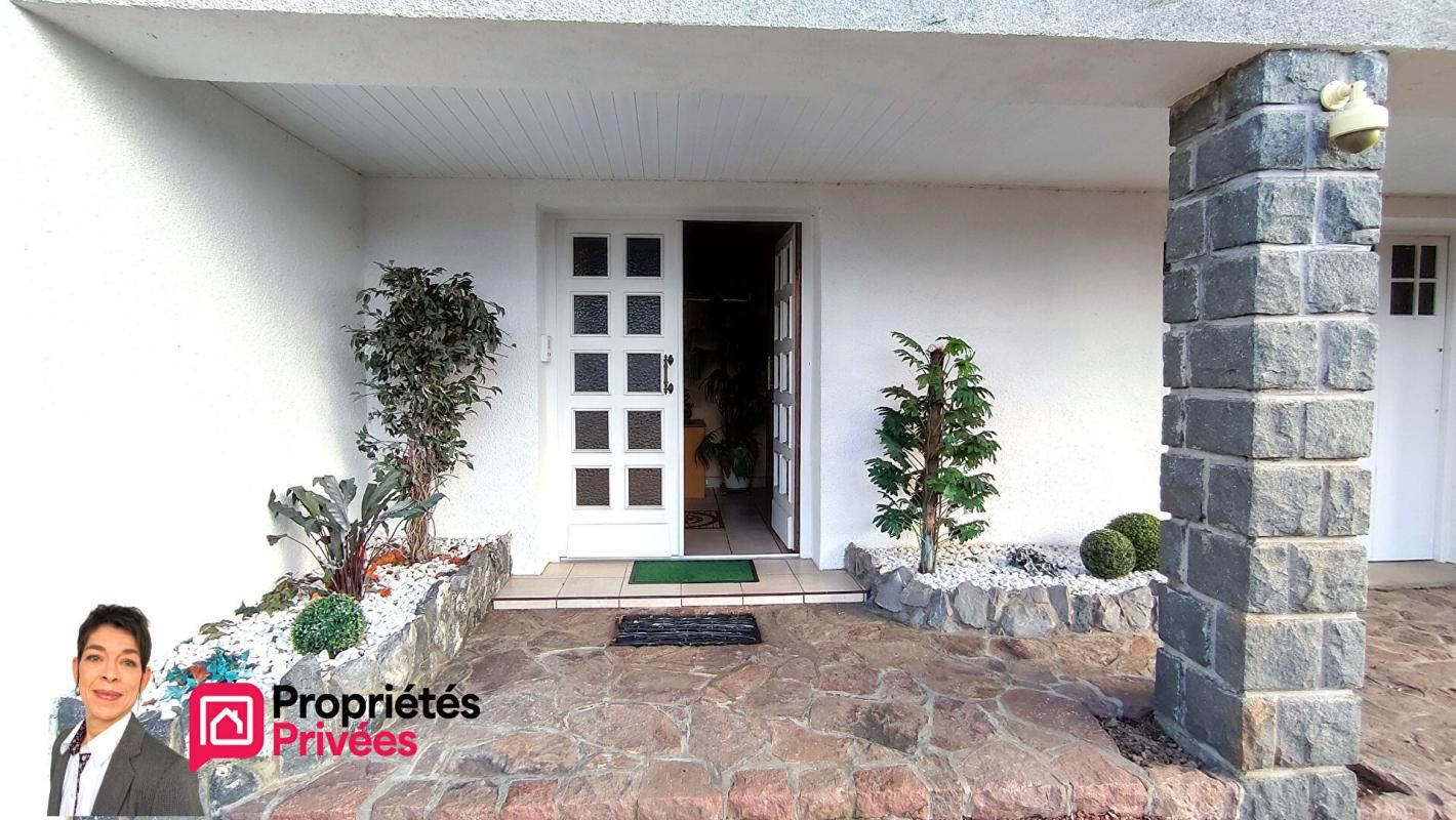 THIZY THIZY-LES-BOURGS (69240) Maison individuelle 218 m² habitables, terrain 2000 m², 4 chambres, garages, annexes 4