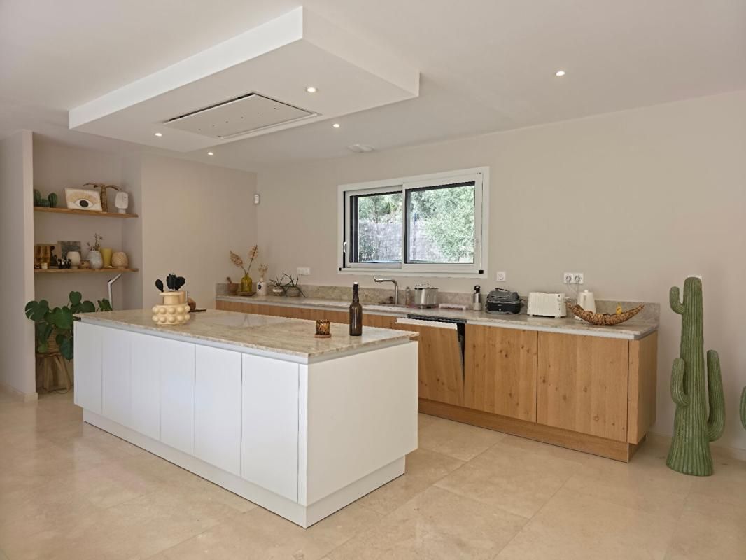 OLLIOULES Maison Ollioules 5 pièce(s) 164 m2 989000 EUR 2