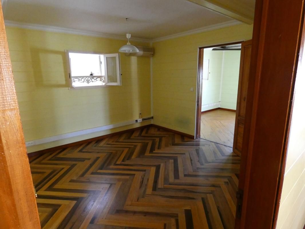 SAINT-JOSEPH 97480 Saint Joseph ensemble immobilier env 280m²  sur 610m² centre ville 4