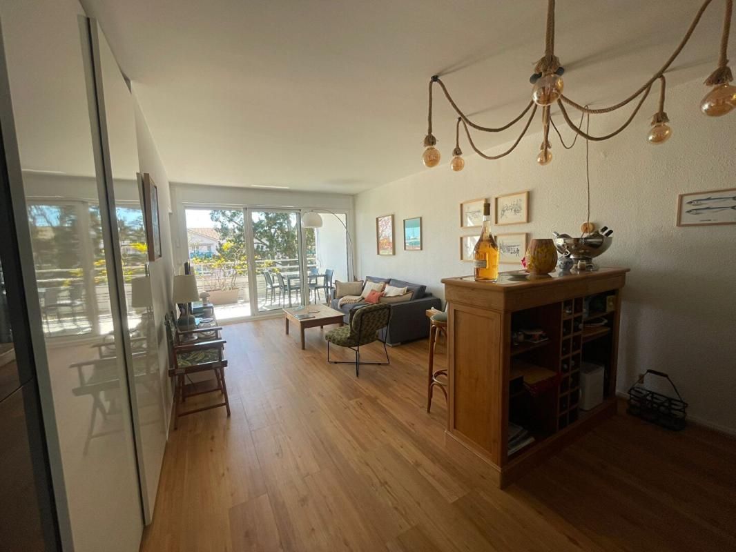ARCACHON ARCACHON - AIGUILLON. Appartement rénové. 3 pièces. 48 m² 2