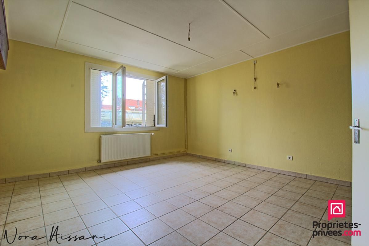 LES MAILLYS Maison  4 pièce(s) 94 m2 4