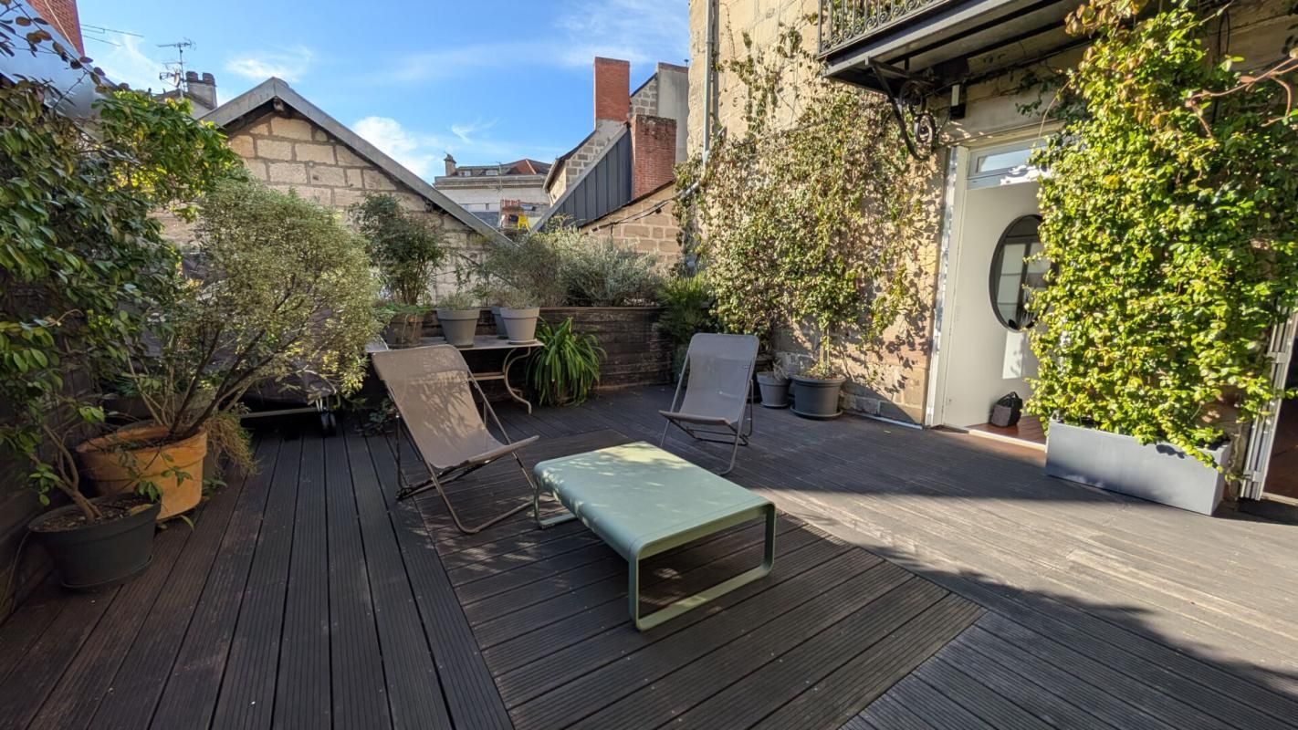 RARE : en Hyper centre de BRIVE A DECOUVRIR appartement T7 en Duplex / Triplex 146 m² ? Terrasse 50 m²