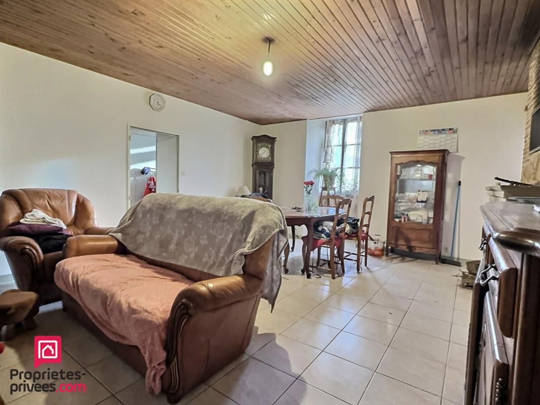 SAINT-MARTIN-PETIT Maison Saint Martin Petit 4 pièces avec grange attenante 3