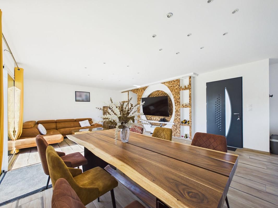 CIVRAY Maison neuve de plain-pied de 129 m 2 secteur Civray, 3 chambres , 1 studio , jardin 4