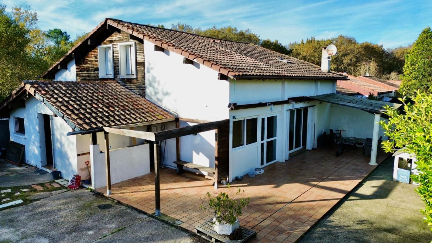 AUREILHAN Maison Aureilhan 7 pièce(s) 180 m2 1