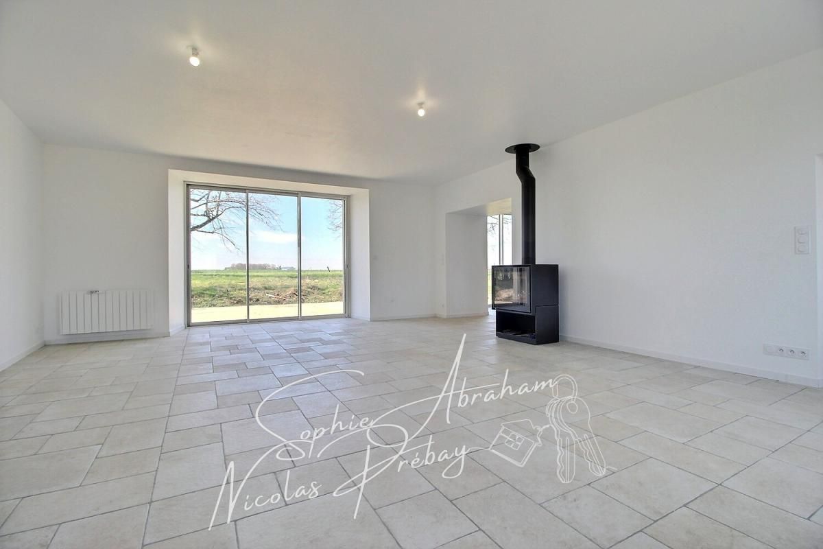 VOVES Maison de ferme entièrement rénovée, charme, confort et nature ! 3