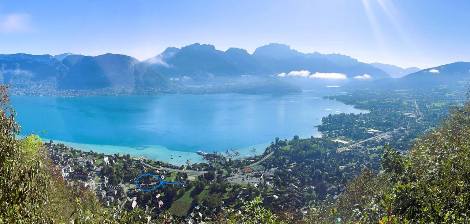 Sévrier : spacieux appartement 3 pièces (74 m²) ? Balcon ?  cave - une place de Parking privé