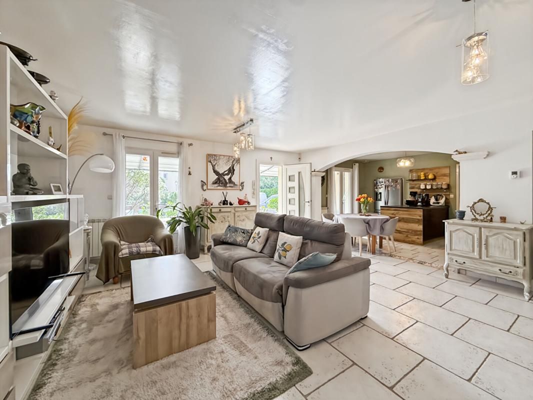 GRAVESON À VENDRE MAISON À GRAVESON - CENTRE VILLE AVEC PISCINE 4