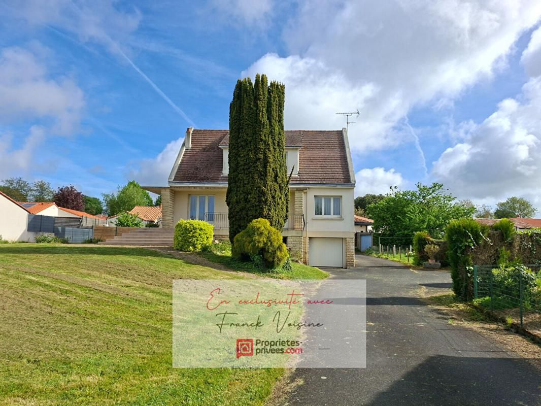 LES HERBIERS A VENDRE en exclusivité aux Herbiers, Maison de 140 m2 avec 4 Chambres et 1 bureau sur un terrain de 1062 m2 1