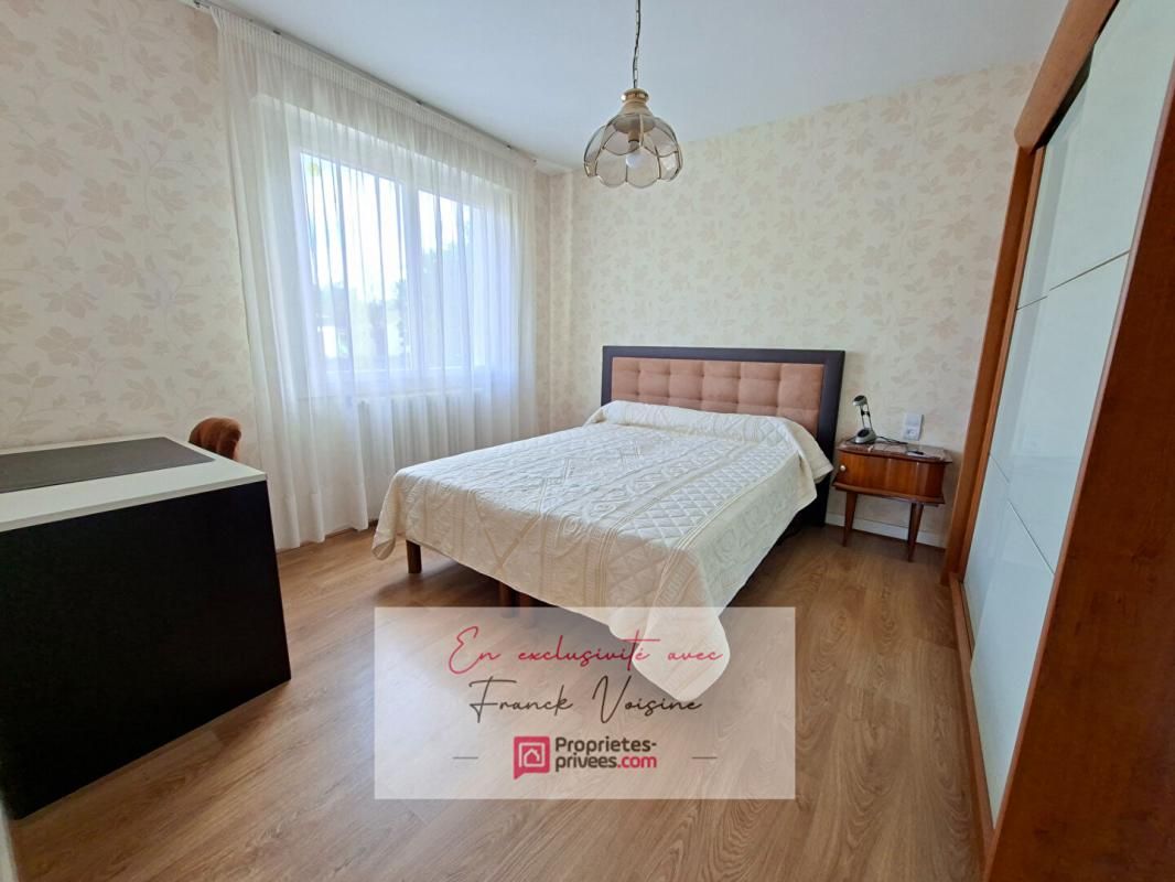 LES HERBIERS A VENDRE en exclusivité aux Herbiers, Maison de 140 m2 avec 4 Chambres et 1 bureau sur un terrain de 1062 m2 3