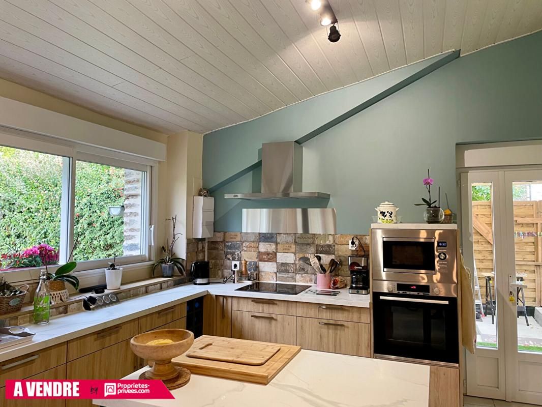 CARENTOIR Maison en pierre 100m2 dans le bourg 4