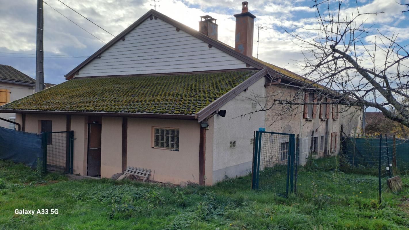 VIOMENIL Maison mitoyenne ( Viomenil  88260) 2