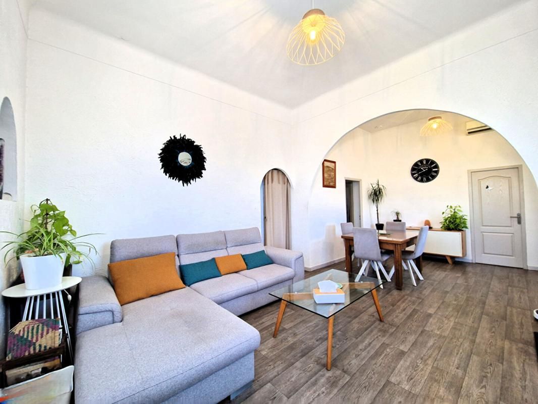 CHATEAURENARD Maison Chateaurenard 10 pièce(s) 202 m2 4