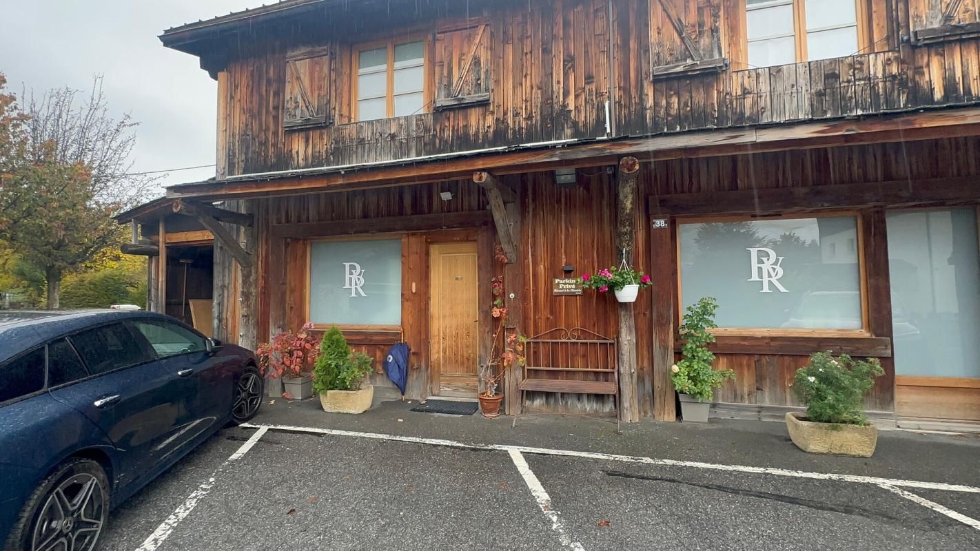 MEGEVE MEGEVE Centre- Local /Bureaux 180M2 Parkings 3