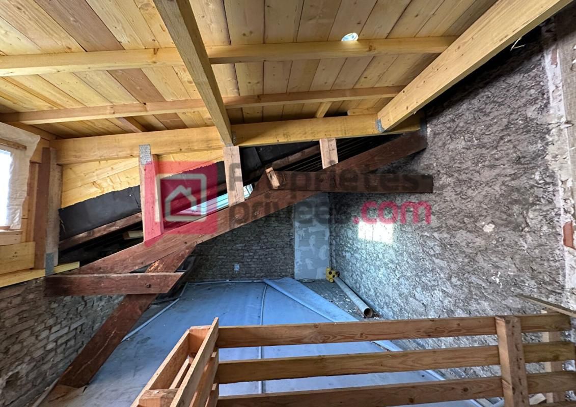 REIMS A rénover - Plateaux en Duplex 55 m2 Reims (LOT9) 1