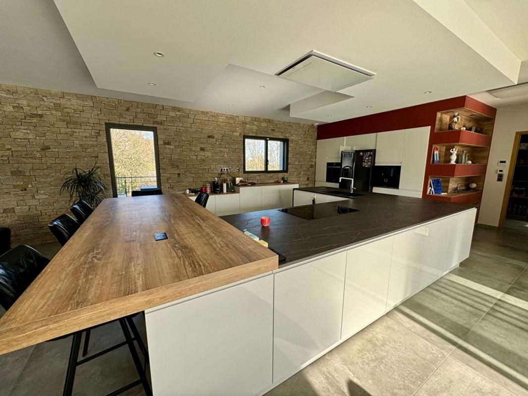 CONDAT-SUR-VIENNE Maison Condat Sur Vienne 8 pièce(s) 266 m2 3