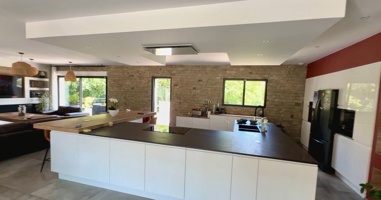 CONDAT-SUR-VIENNE Maison Condat Sur Vienne 8 pièce(s) 266 m2 4