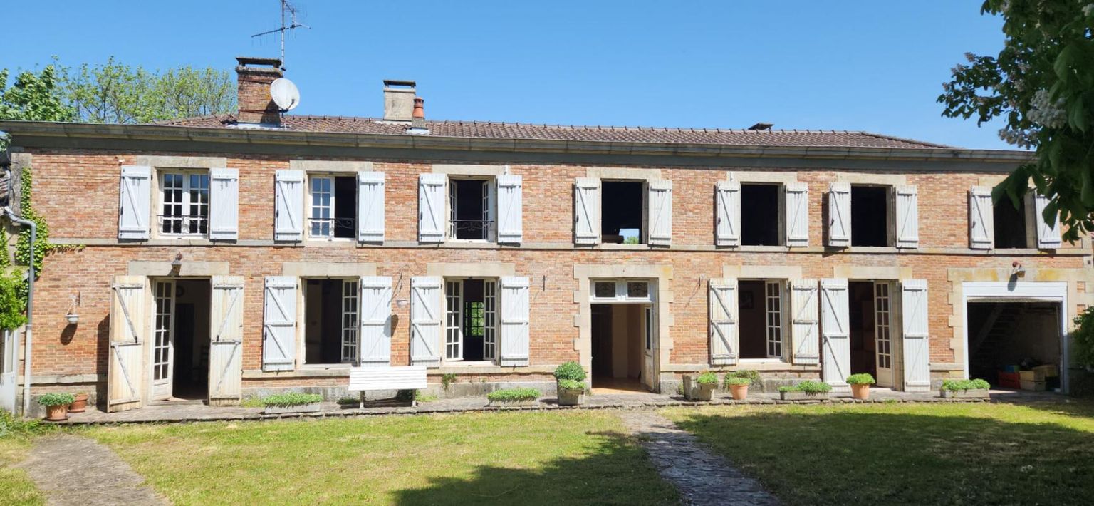 Maison Saint Remy En Bouzemont Saint Genest Et Isson 10 pièce(s) 300 m2