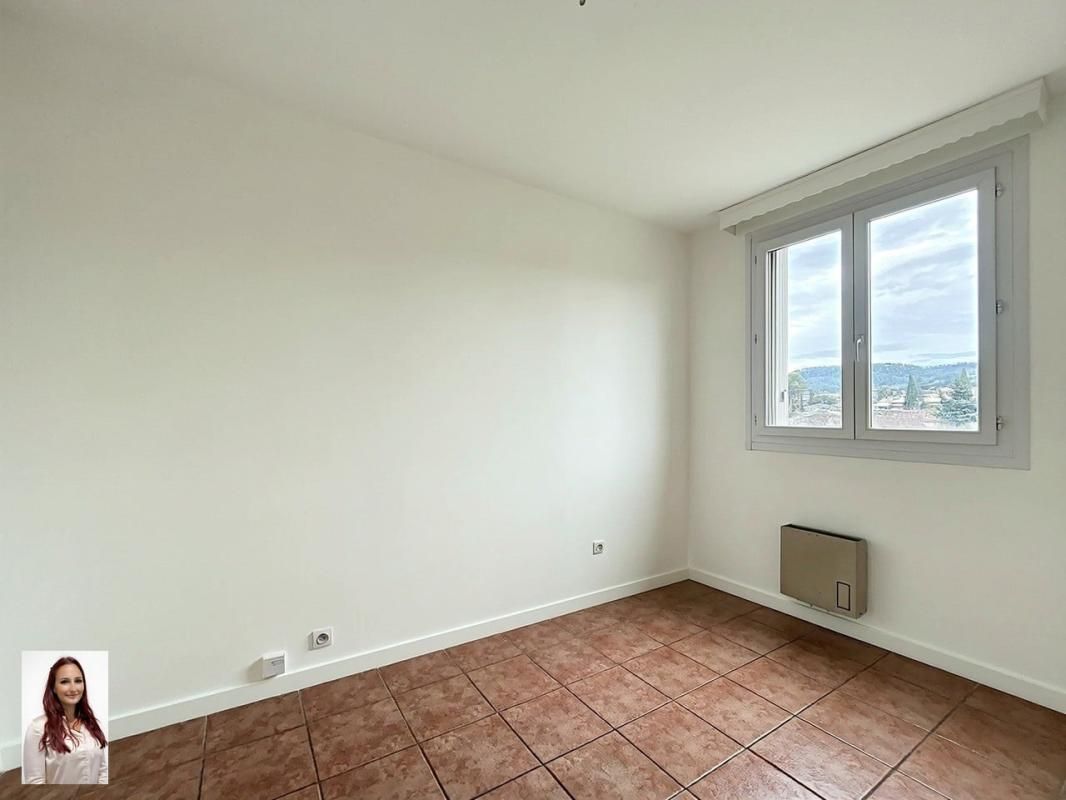 BRIGNOLES Appartement Brignoles 4 pièce(s) 61 m2 4