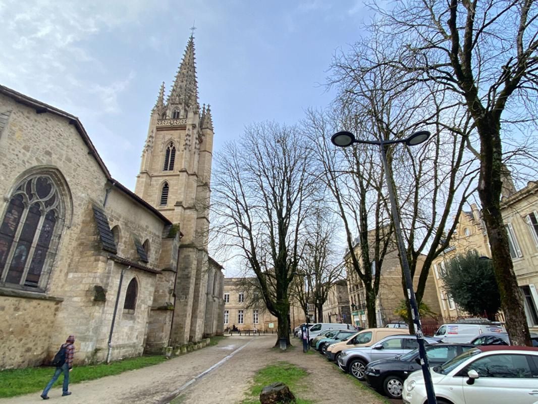 BORDEAUX Charmant appartement T4 Place Ste Eulalie à Bordeaux 2