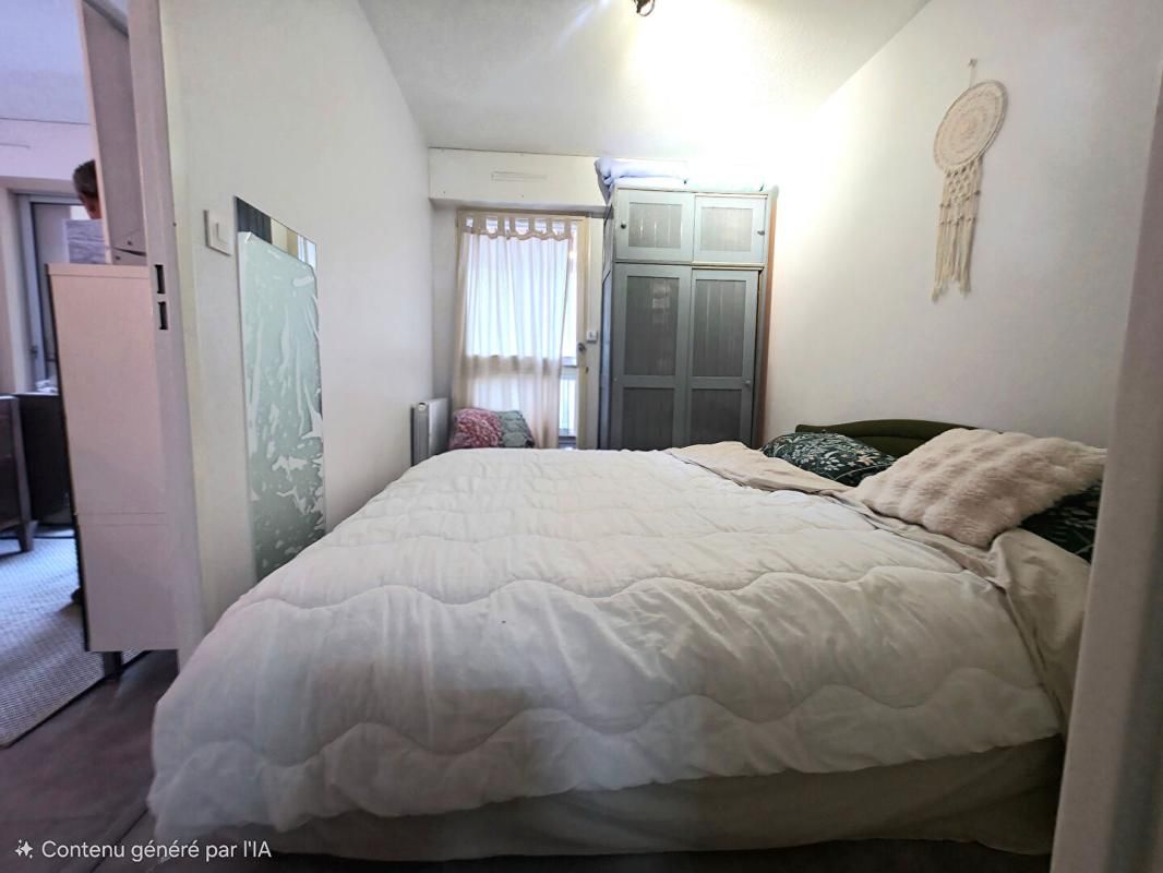 LE LAVANDOU Charmant  2 pièces à 3 minutes de la mer Idéal pied-à-terre ou investissement 28 m2 4