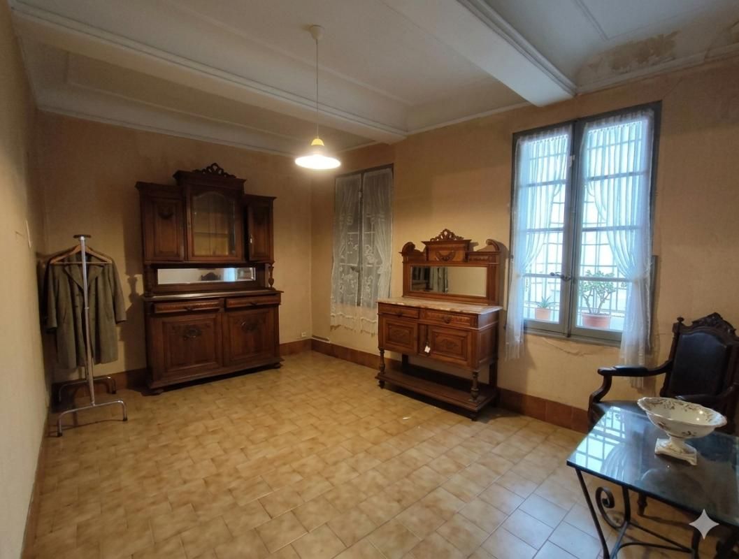 NARBONNE Narbonne Centre : Maison de Caractère de 171 m²  - T8  -  R+2 - avec Cour-Parking et Toit-Terrasse 4