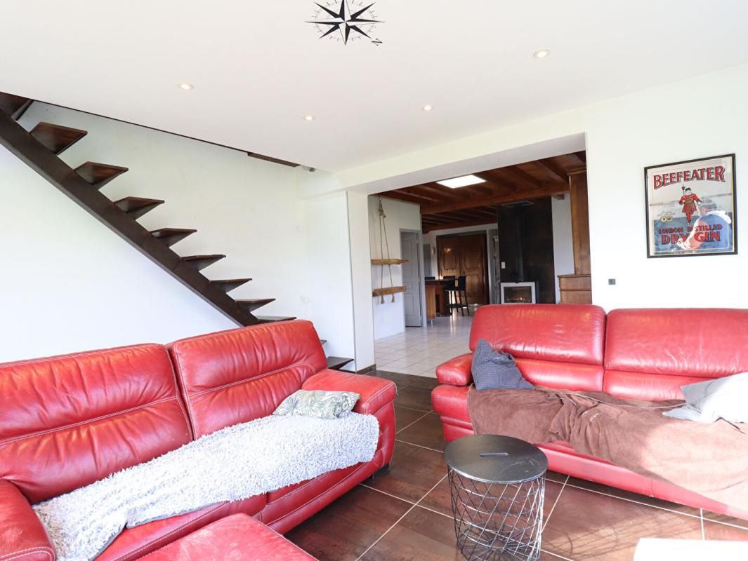 PESCHADOIRES Maison Peschadoires 7 pièce(s) 160 m2 environs + jardin +/-2000 m2 3