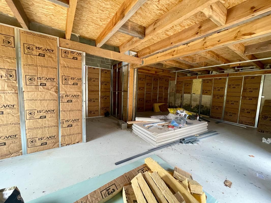 CIVRAC-DE-BLAYE Maison Civrac De Blaye 4 pièce(s) 91 m2 + Grange 200 m2 3