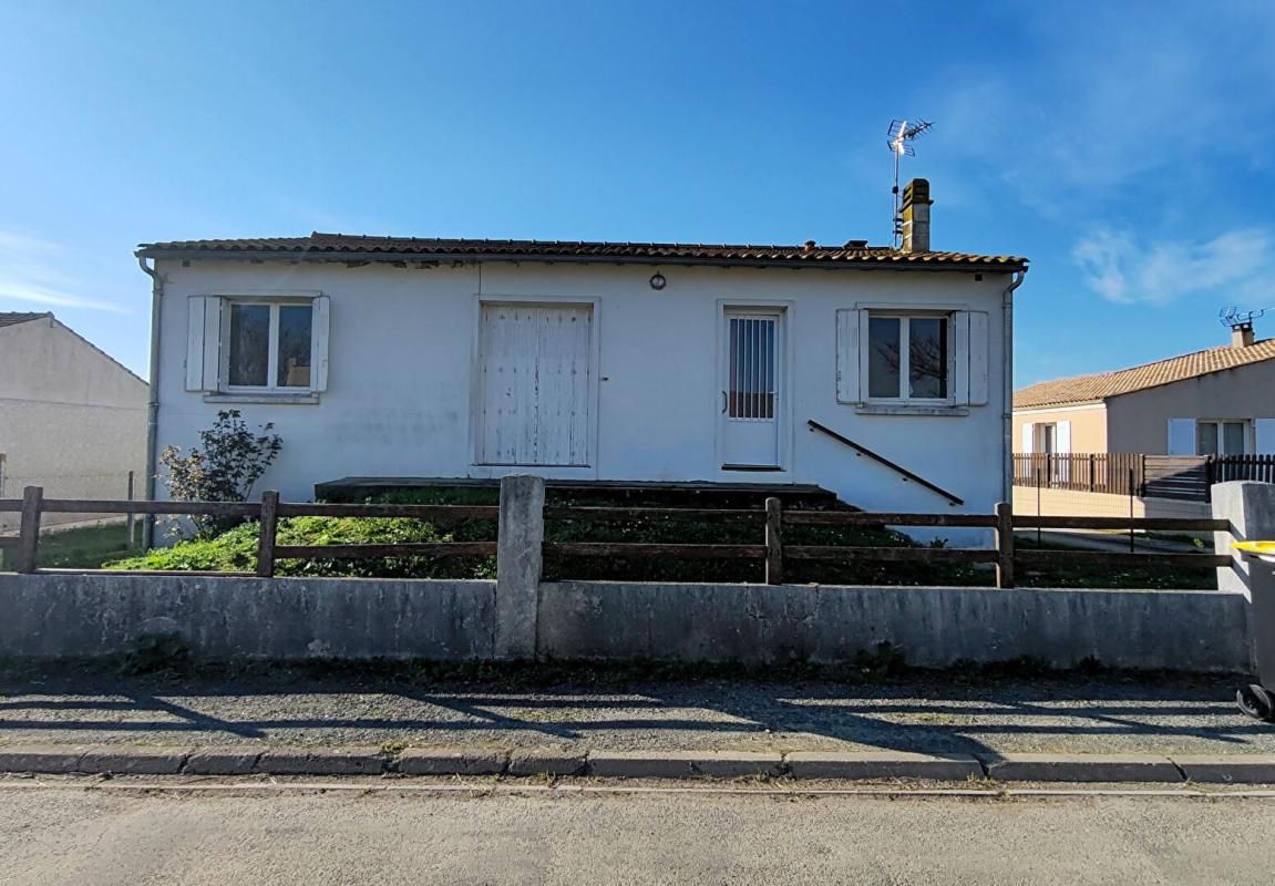 NUAILLE-D'AUNIS Nuaillé d'aunis 17540 ; maison de 104 m2, 4 chambres, parcelle de 604 m2 2