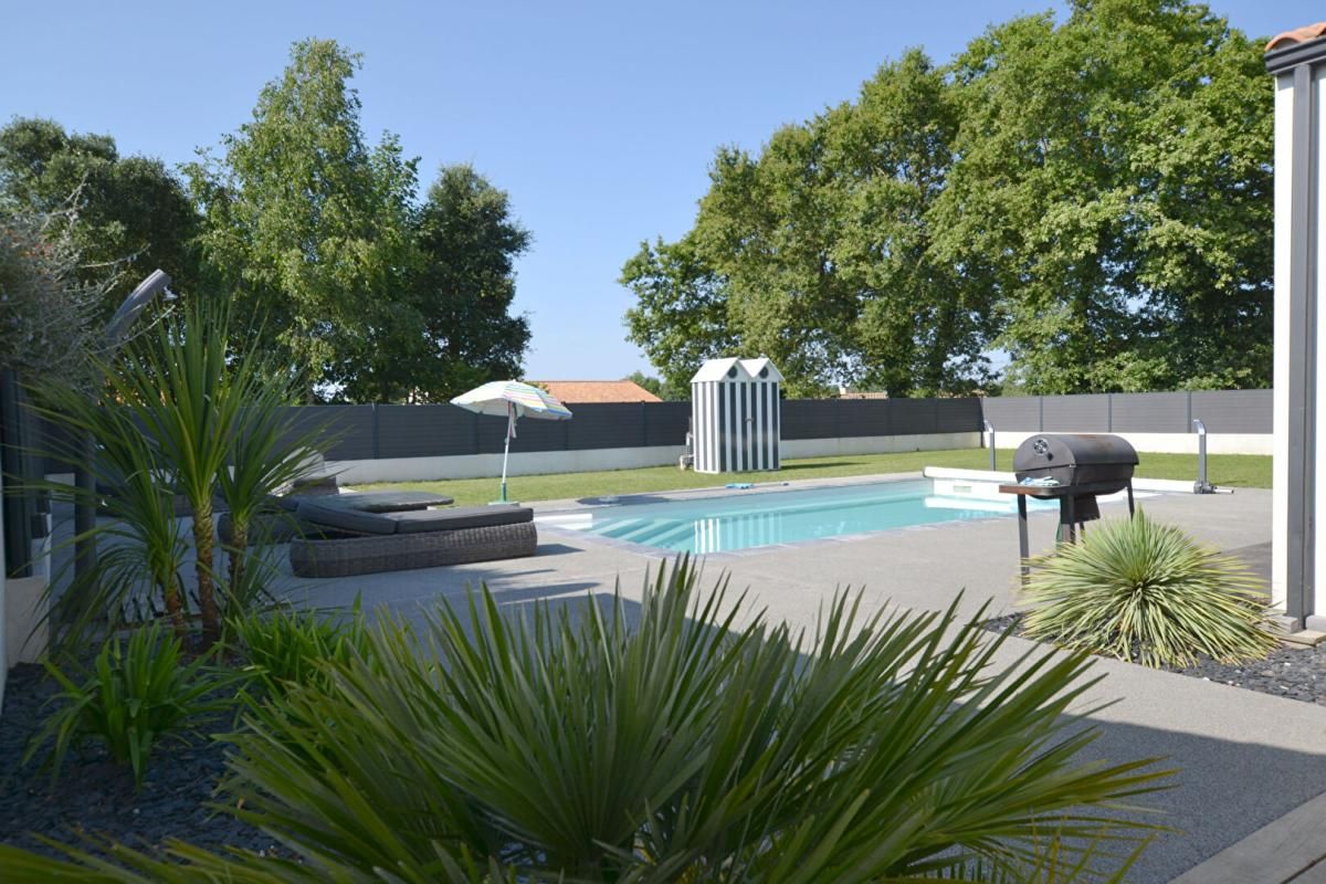 LA CHAPELLE-ACHARD Maison Les Achards 7 pièce(s) 180 m2 3