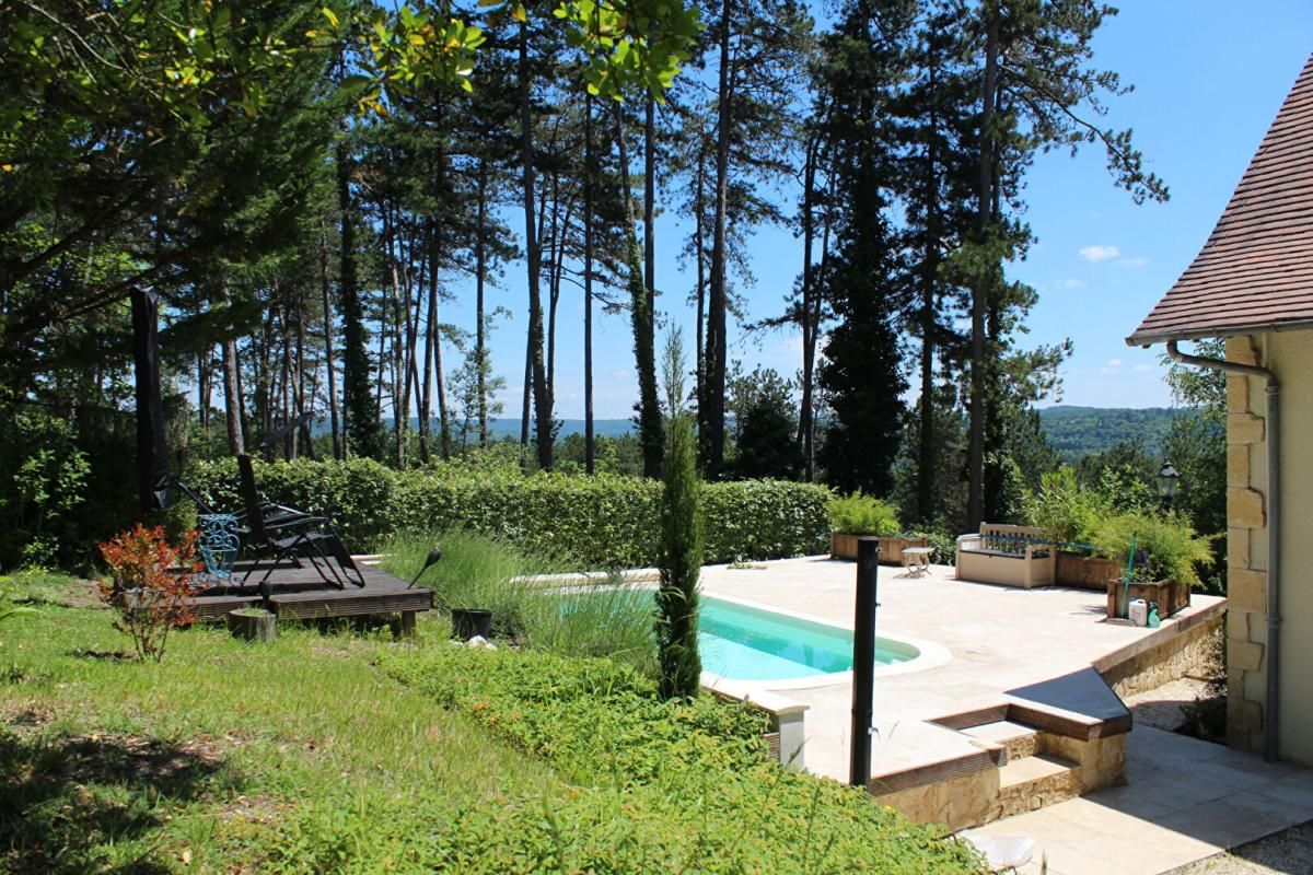 TRELISSAC Grande maison familiale 300 M2 2