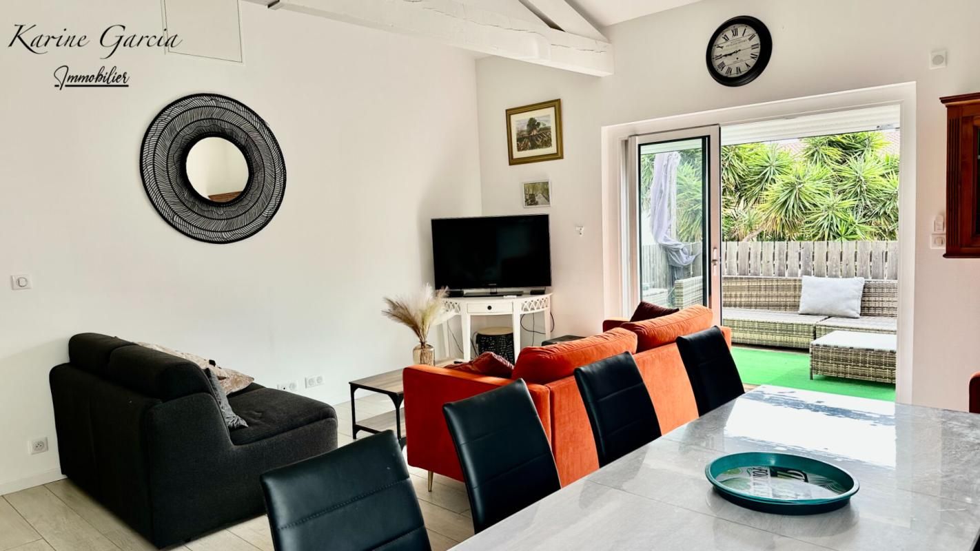 SANARY SUR MER - APPARTEMENT DE TYPE 3 - PARKING PRIVATIF