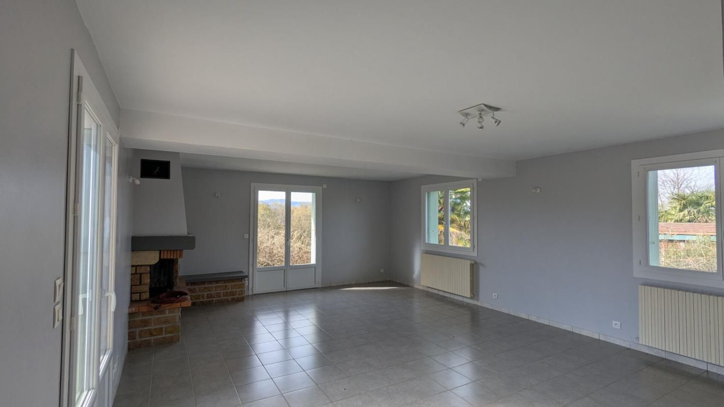 DOMESSIN Maison Domessin 5 pièce(s) 141m2 2