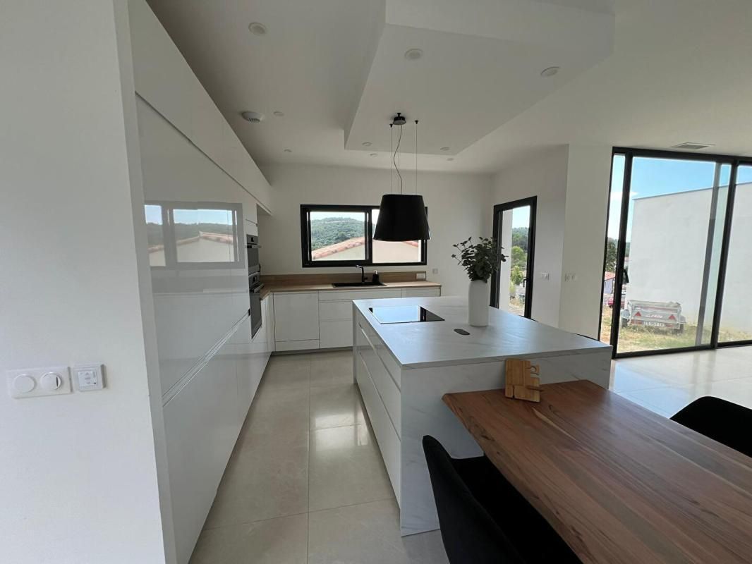 CLERMONT-L'HERAULT Très belle villa moderne dans les hauts de clermont 2